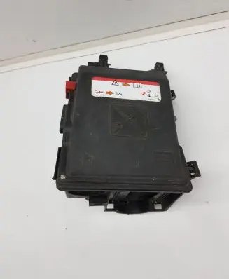 Citroen C4 II Picasso Fuse box set 9804681780 9678633380