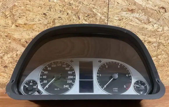 Mercedes-Benz B W245 Speedometer (instrument cluster) A1694400911 0263643407 A1694421921