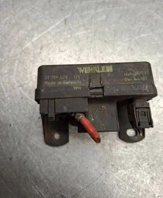 Mercedes-Benz E W211 Glow plug pre-heat relay 51799029