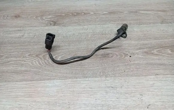 Volvo V70 Crankshaft position sensor 0296000650