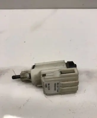 Audi A4 S4 B7 8E 8H Brake pedal sensor switch 8E0927189B 19322005