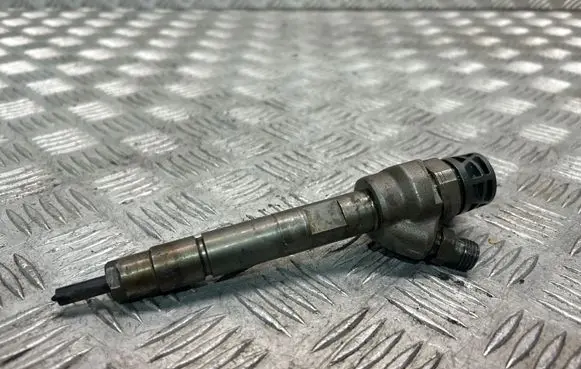 BMW 3 F30 F35 F31 Fuel injector 7810702 0445110617