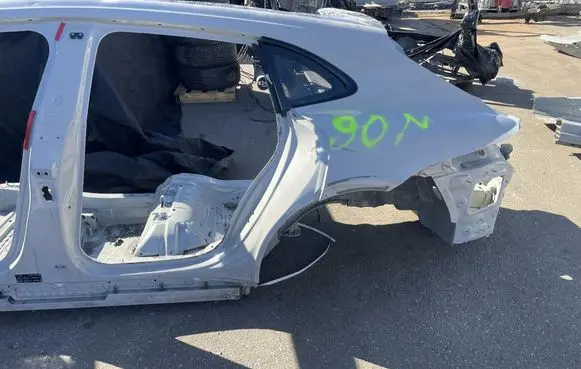 Porsche Taycan 9J1 Rear quarter panel 