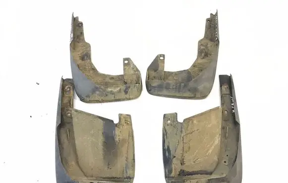 Honda CR-V Rear mudguard 75820SWWE000 K1383