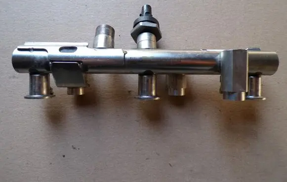 Nissan Juke II F16 Fuel main line pipe 175206658R