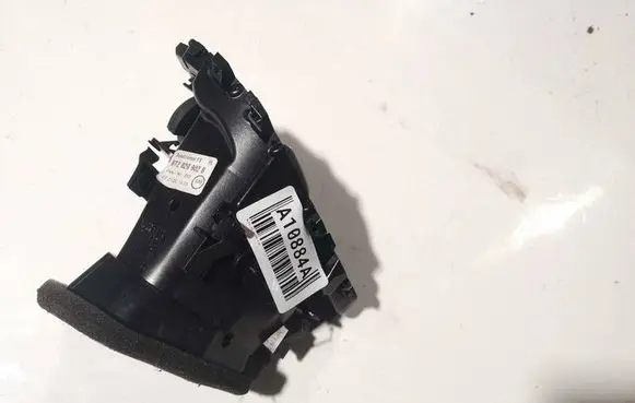 Audi A5 8T 8F Dash center air vent grill 8t2820902b
