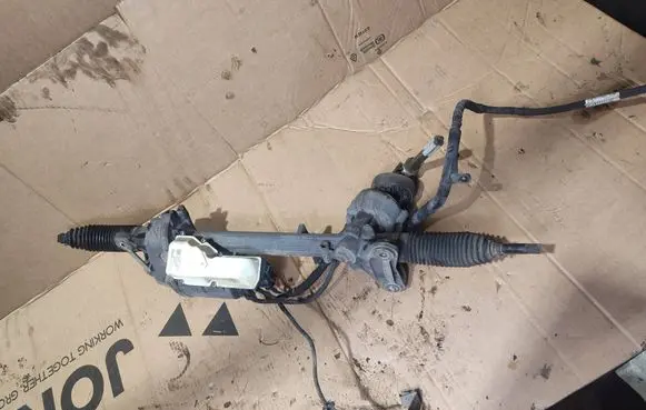 Volkswagen PASSAT B7 Steering rack 3C1423050K 5N1909144K