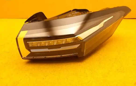 Peugeot 308 Rear/tail lights 9835299280