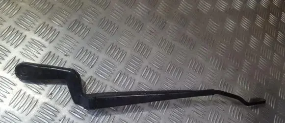Front wiper blade arm