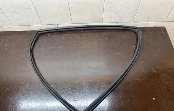 Renault Koleos II Rubber seal rear door 823303947R