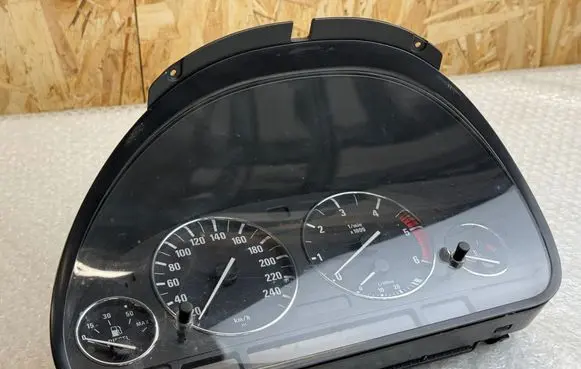BMW 5 E39 Speedometer (instrument cluster) 6914882 62116914882 87001294
