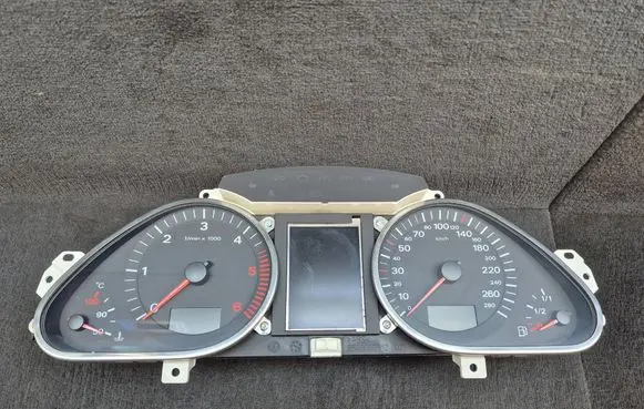 Audi A6 S6 C6 4F Speedometer (instrument cluster) 4F0920933J 4F0920934GX