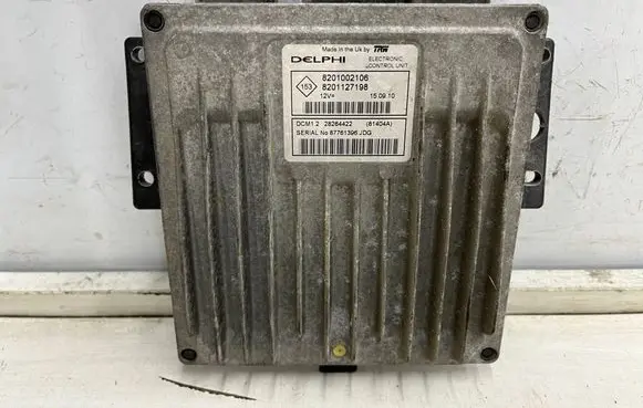 Dacia Sandero Engine control unit/module 8201002106 8201127198