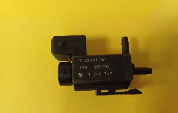 BMW 5 E39 Turbo solenoid valve 1742712 72234100