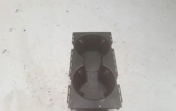 Volkswagen Tiguan Cup holder front 