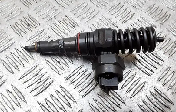 Volkswagen Sharan Fuel injector 038130073ac