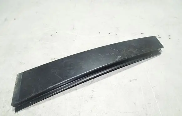 Volkswagen Golf V Rear door glass trim molding 1K6839902