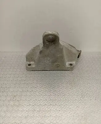 BMW X5 E70 Engine mounting bracket 73681310 6768610
