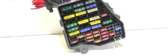 Audi A4 S4 B7 8E 8H Fuse module 2544074