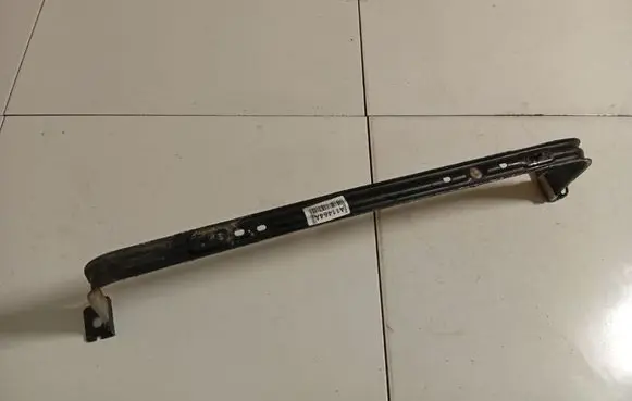 Volvo V40 Fuel tank mounting bracket 98624080203