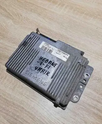 Renault Megane I Engine control unit/module ECU S115300120 HOM7700860319