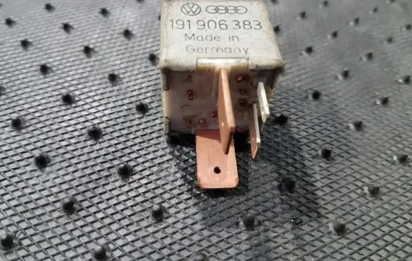 Volkswagen Golf IV Other relay 191906383