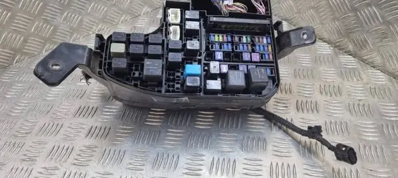 Mazda 3 III Fuse box set BHR866765 K2441