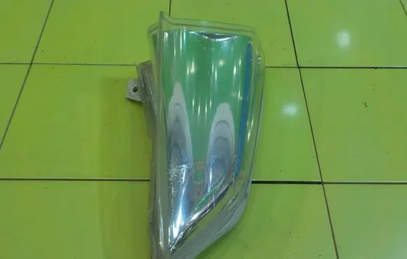 Nissan Leaf I (ZE0) Front indicator light OBRYSOWKA