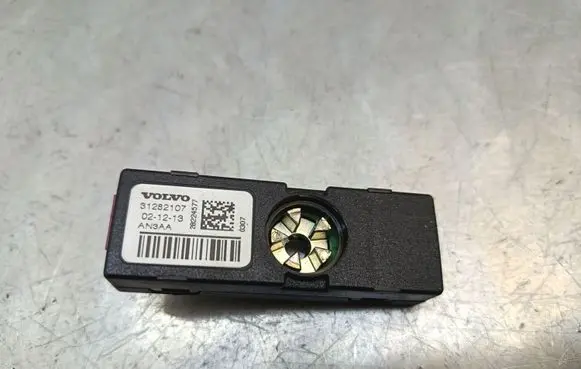 Volvo V60 Aerial antenna amplifier 31282107