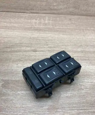 Ford Mondeo Mk III Electric window control switch 3S7T14A132BA 03163453
