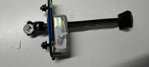 KIA Sportage Front door check strap stopper