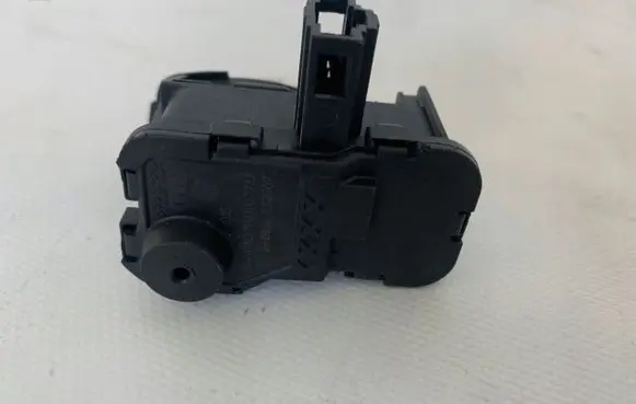 Seat Leon (5F) Fuel tank cap lock 