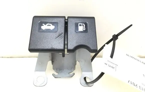 Nissan Qashqai Engine bonnet (hood) release handle