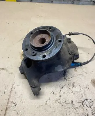 BMW 5 E60 E61 Front wheel hub 6760954R