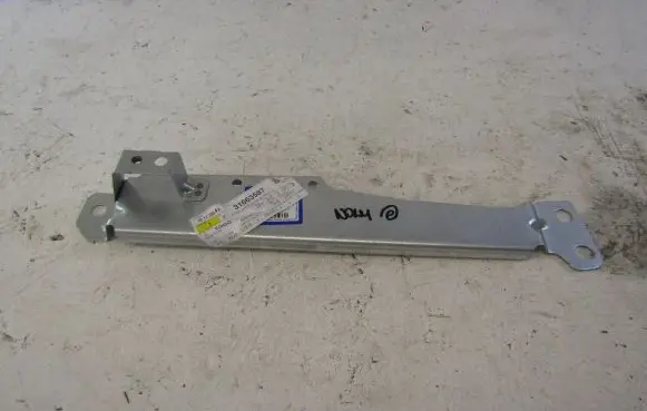 Volvo V60 Fender mounting bracket 31468234