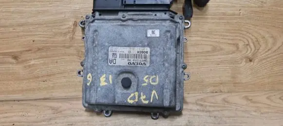 Volvo V70 Engine control unit/module 0281012103
