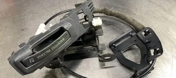 Volvo S80 Seat back rest lock catch 9194117 60301