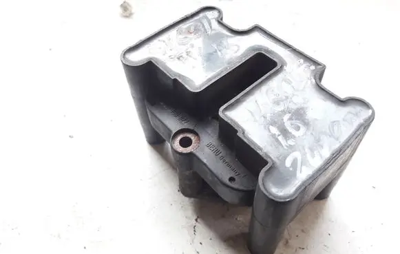 Volkswagen Golf IV Ignition amplifier control unit 032905106B