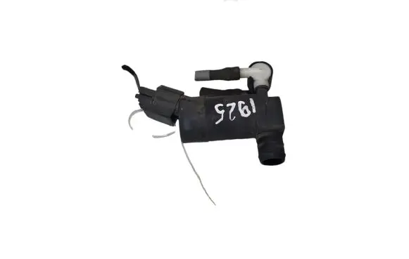 Volvo V70 Windscreen/windshield washer pump