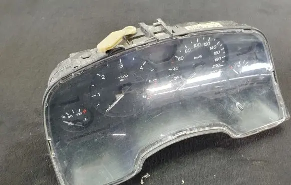 Opel Zafira A Speedometer (instrument cluster) 09228757EJ 351184000