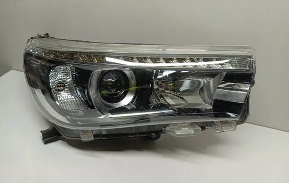 Toyota Hilux (AN120, AN130) Headlight/headlamp 