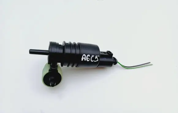 Audi A6 S6 C5 4B Windscreen/windshield washer pump 