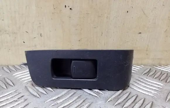 Nissan X-Trail T31 Electric window control switch 25411JG000 82960JG00A