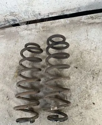 Volkswagen Touran III Rear coil spring 3q0511115