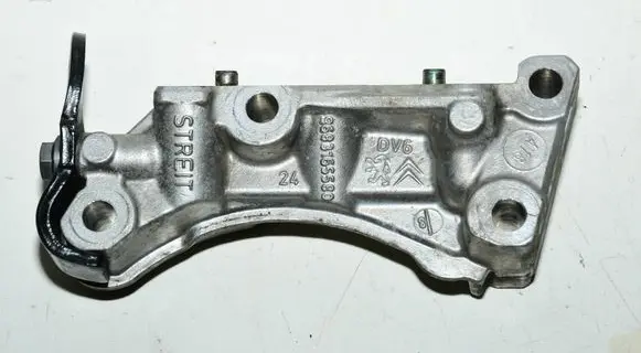 Engine mounting bracket