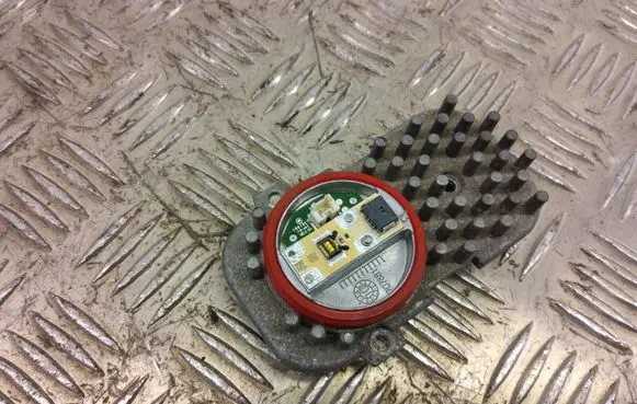 BMW X3 F25 LED ballast control module 1305715084
