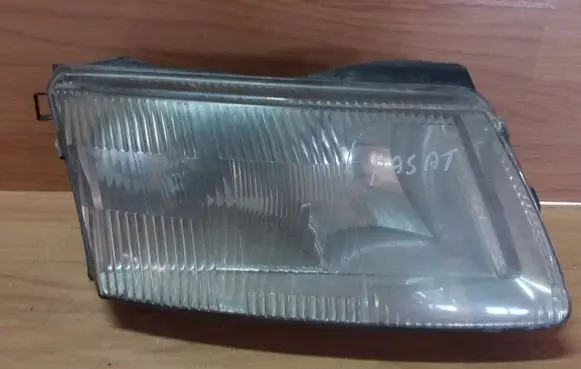 Volkswagen PASSAT B5 Headlight/headlamp 14742600