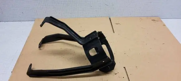 Audi A4 S4 B5 8D Fuel filter bracket/mount holder 8D0201987
