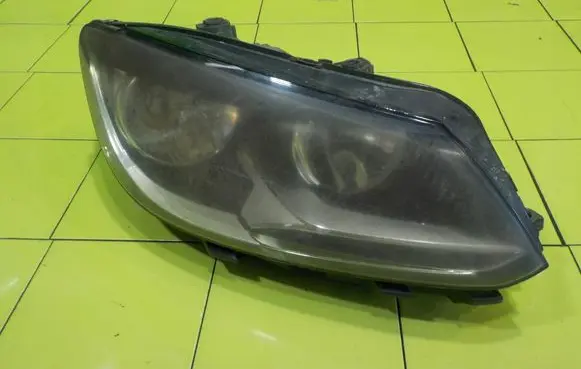 Volkswagen Touran II Headlight/headlamp 030126860200