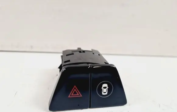 BMW 5 G30 G31 Hazard light switch 6993047 61316993047